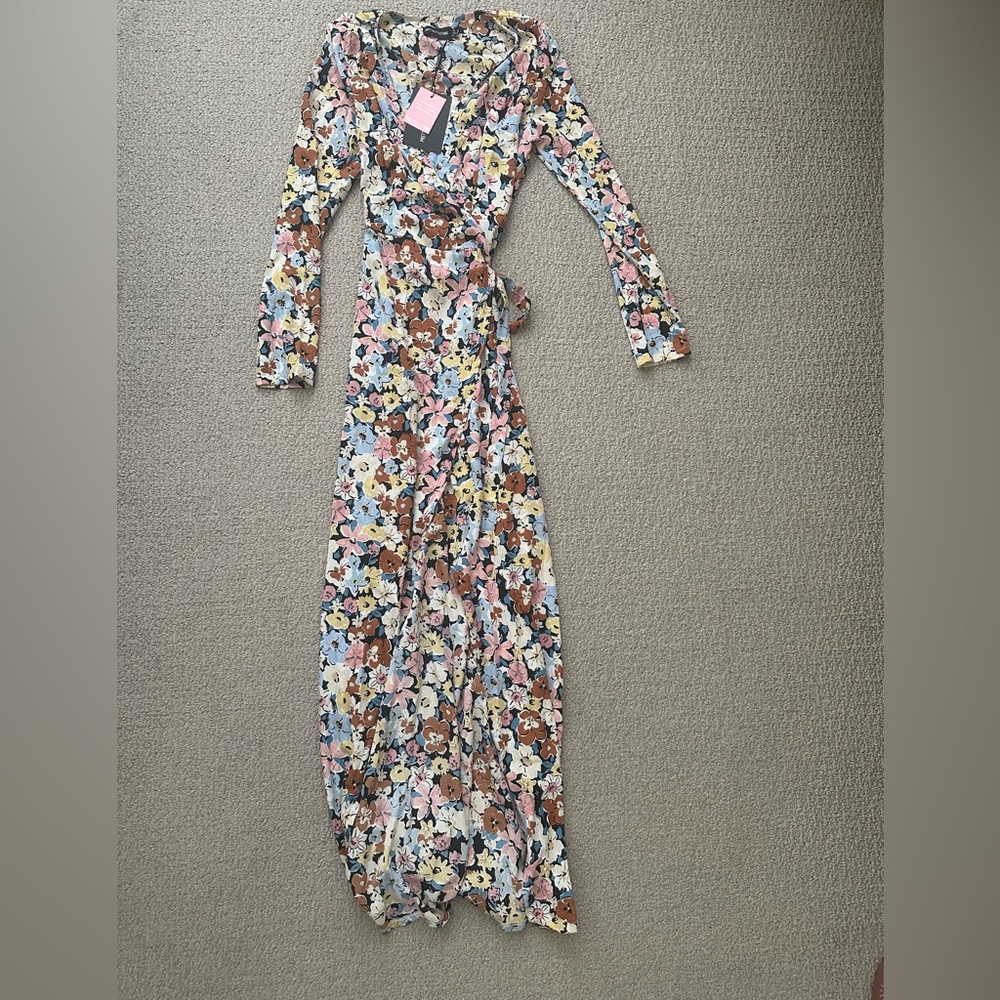 PrettyLittleThing Cream Long Sleeve Wrap Gown